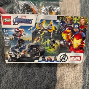 LEGO Avengers Speeder Bike Attack 76142
